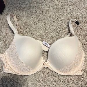 Body by Victoria push up bra